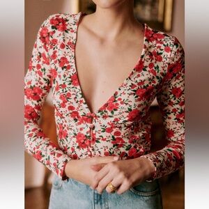 NWT Sezane Lydia T-shirt Cream Red Roses - Size S